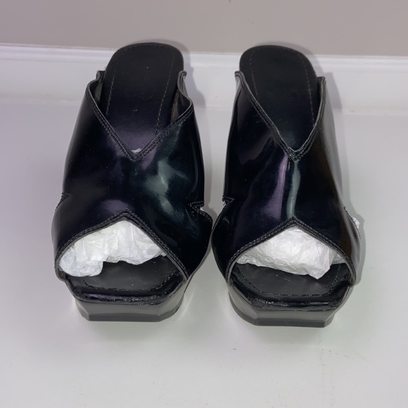 Classy, Fun, Flirty Jessica Simpson Patent Wedges, Black 7.5 - Picture 3 of 10